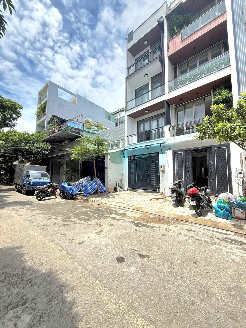 Bán nhà mặt tiền Tân Phú - 4x18m, Giá 9.2 tỷ - Vị trí đẹp, tiềm năng lớn