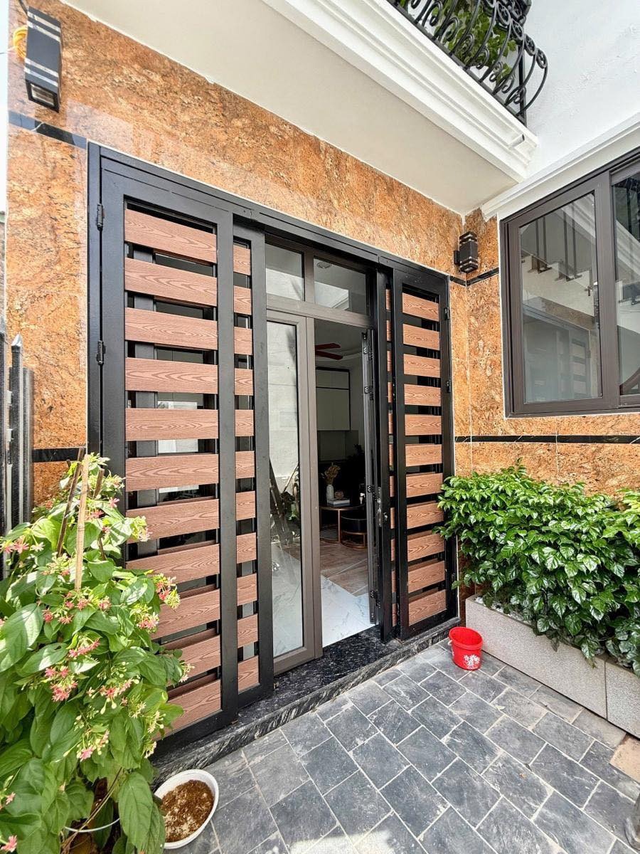 Bán nhà Đẹp Giá Tốt - 40m2, 5 Tầng, Full Nội Thất - Khu Linh Đàm, Hoàng Mai