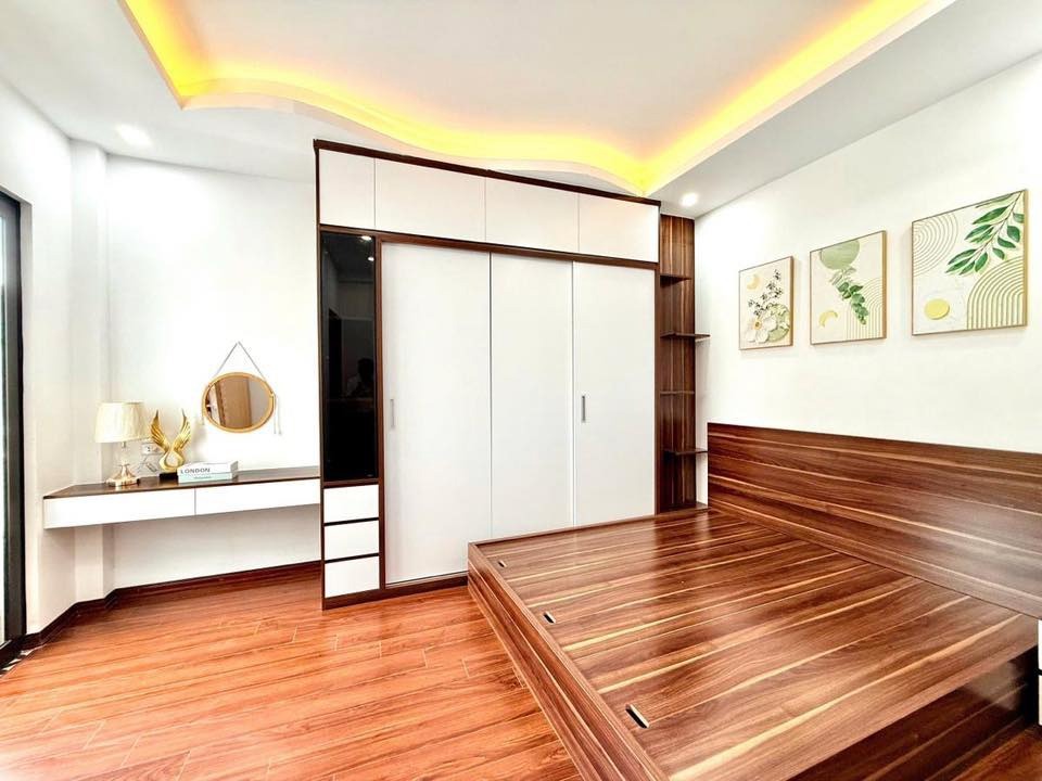 Bán nhà Đẹp Giá Tốt - 40m2, 5 Tầng, Full Nội Thất - Khu Linh Đàm, Hoàng Mai