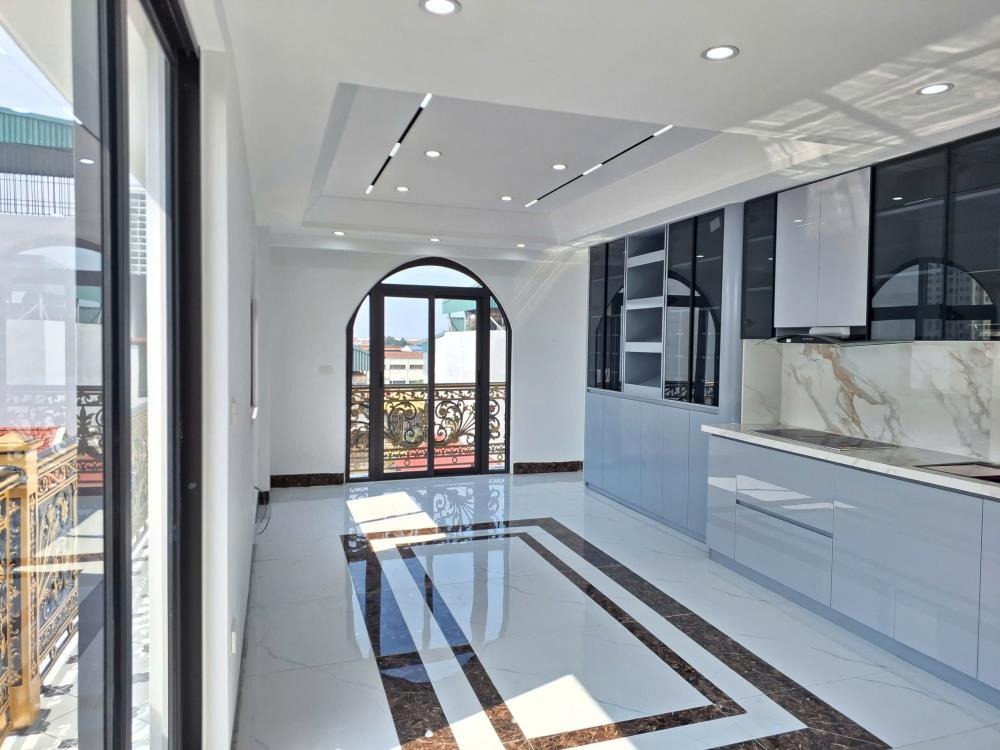 Bán nhà Sài Đồng, Long Biên 7 tầng, 60m², MT 14m, Oto Tránh - 14 tỷ