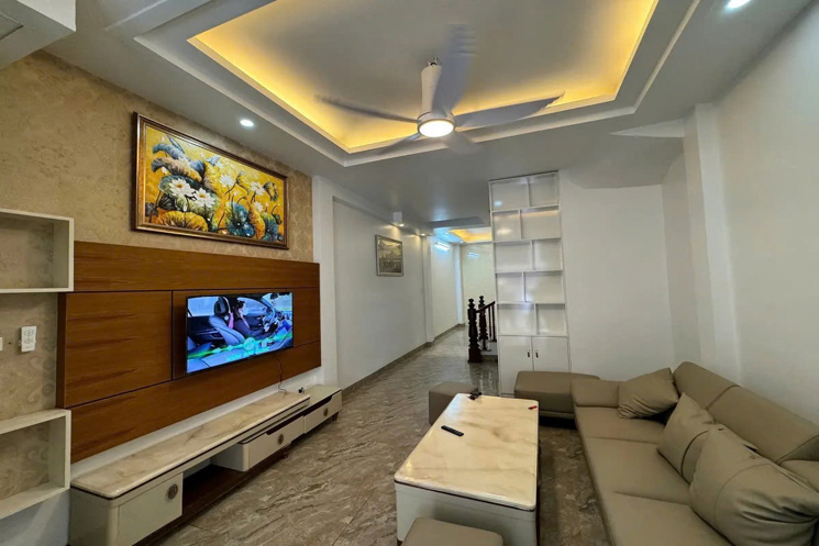 BÁN NHÀ RIÊNG đầy đủ nội thất chỉ việc ở Ngọc Thụy 45m2 X  4 tầng 6.99 tỷ Long Biên