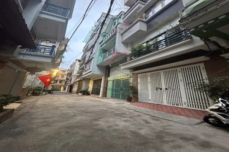 NHÀ ĐẸP DÂN XÂY PHÂN LÔ Ô TÔ THÔNG  Nguyễn Văn Cừ 95m2 X 6 Tầng 23.4 tỷ Long Biên