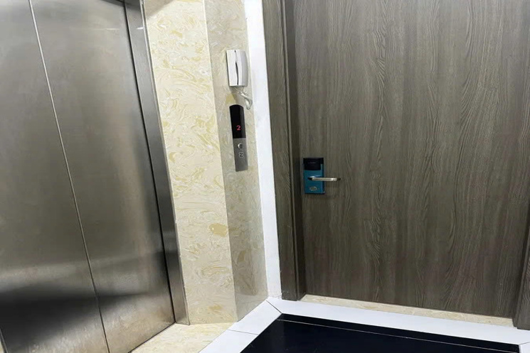 BÁN CĂN HỘ DÒNG TIỀN MẶT PHỐ KINH DOANH Bát Khối 90 m2 X7 tầng,mặt iền 6.1m,23.5 tỷ Long Biên