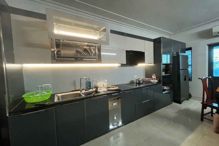 NHÀ MẶT PHỐ Đàm Quang Trung 80m2 X 5 tầng X 25 tỷ Long Biên