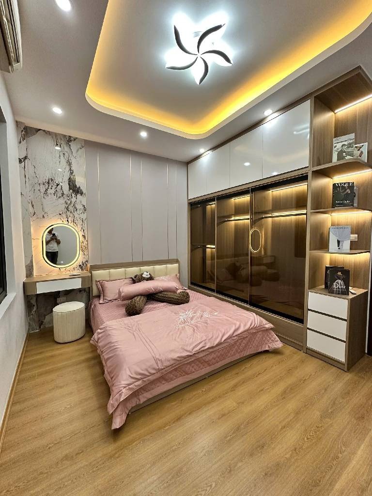Bán nhà Minh Khai diện tích 38m2, 4 tầng, mặt tiền 5.8m - Giá hơn 6 tỷ