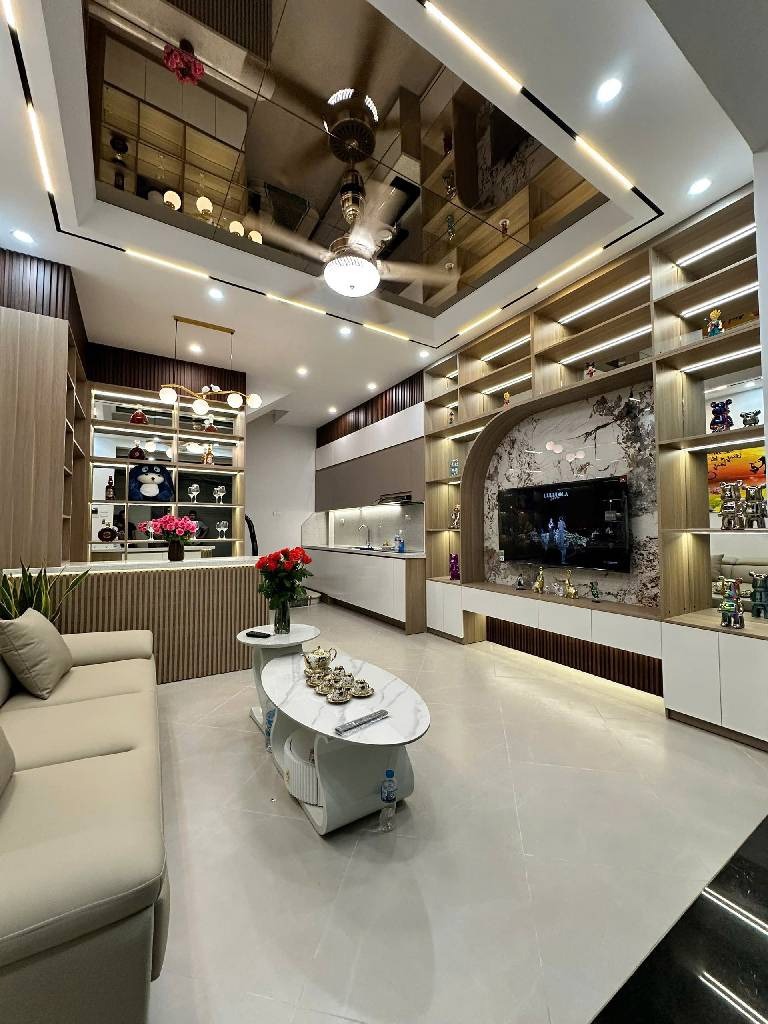 Bán nhà Minh Khai diện tích 38m2, 4 tầng, mặt tiền 5.8m - Giá hơn 6 tỷ