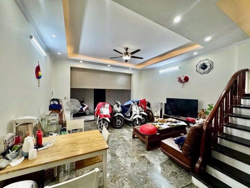 Bán Nhà Phố Yên Lạc, Hai Bà Trưng - 43m², 5 Tầng, Giá 10.8 Tỷ