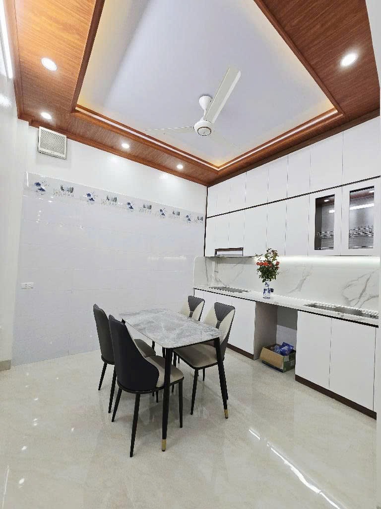 Bán Nhà Kim Giang, Thanh Xuân - 9.28 Tỷ Full Nội Thất, 4 Tầng, Ô Tô Gần
