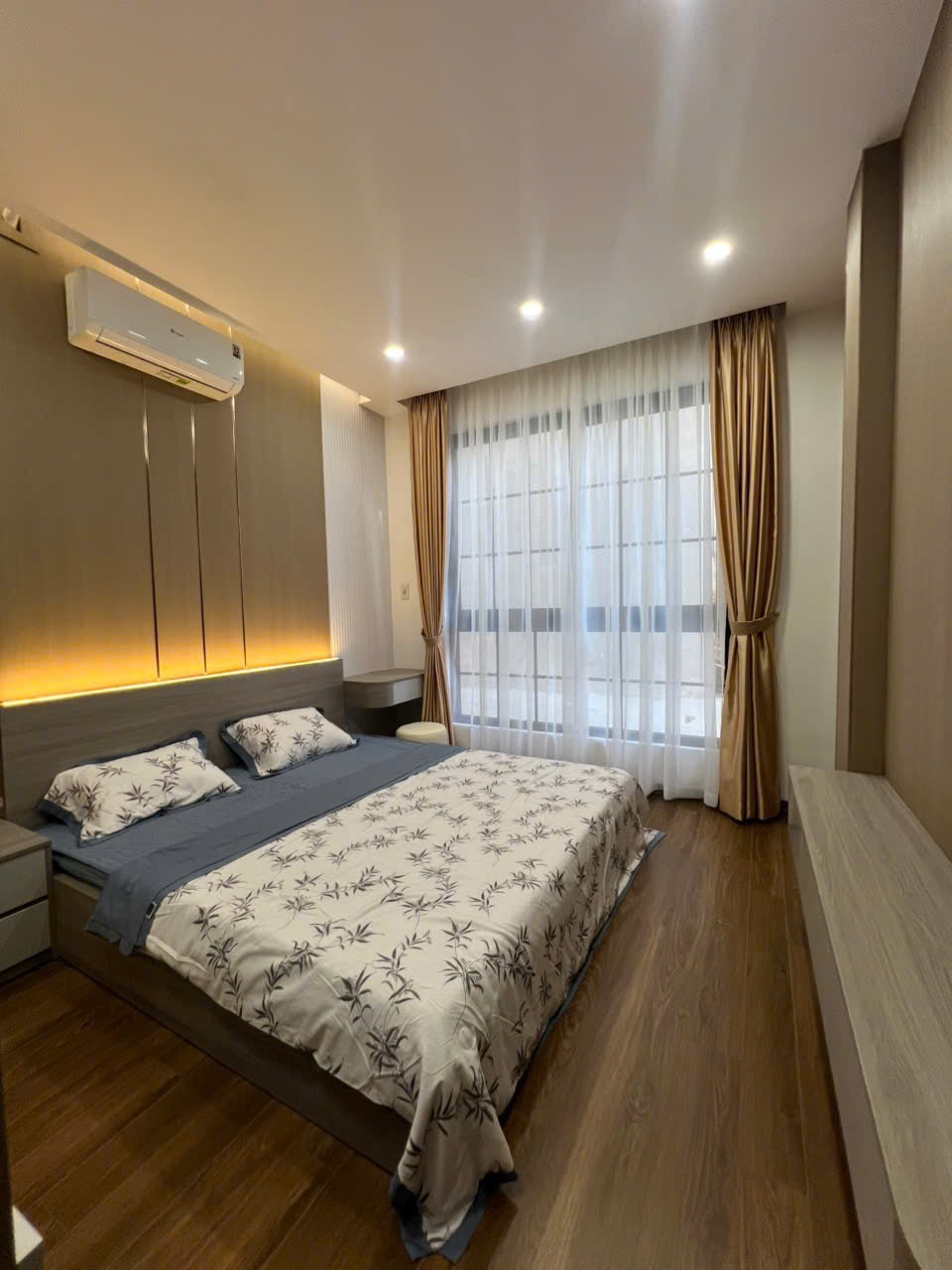 Bán Nhà Đẹp Hoàng Hoa Thám 46m2, 4 Tầng, Full Nội Thất - 9.8 Tỷ