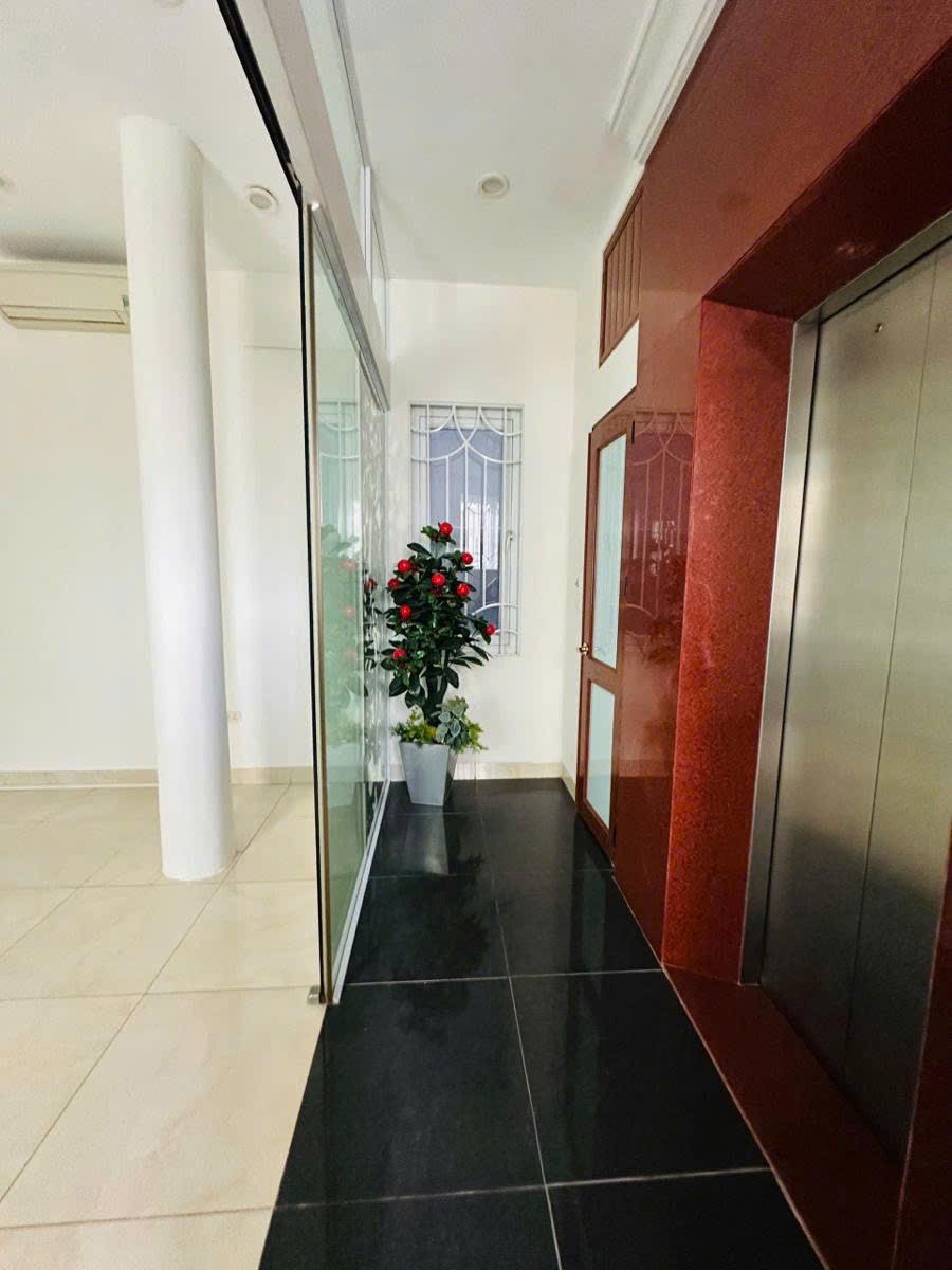 Bán nhà phố Thái Hà, Đống Đa - 57m2, 7 tầng, Mặt tiền 5.25m - Kinh Doanh Sức Lợi