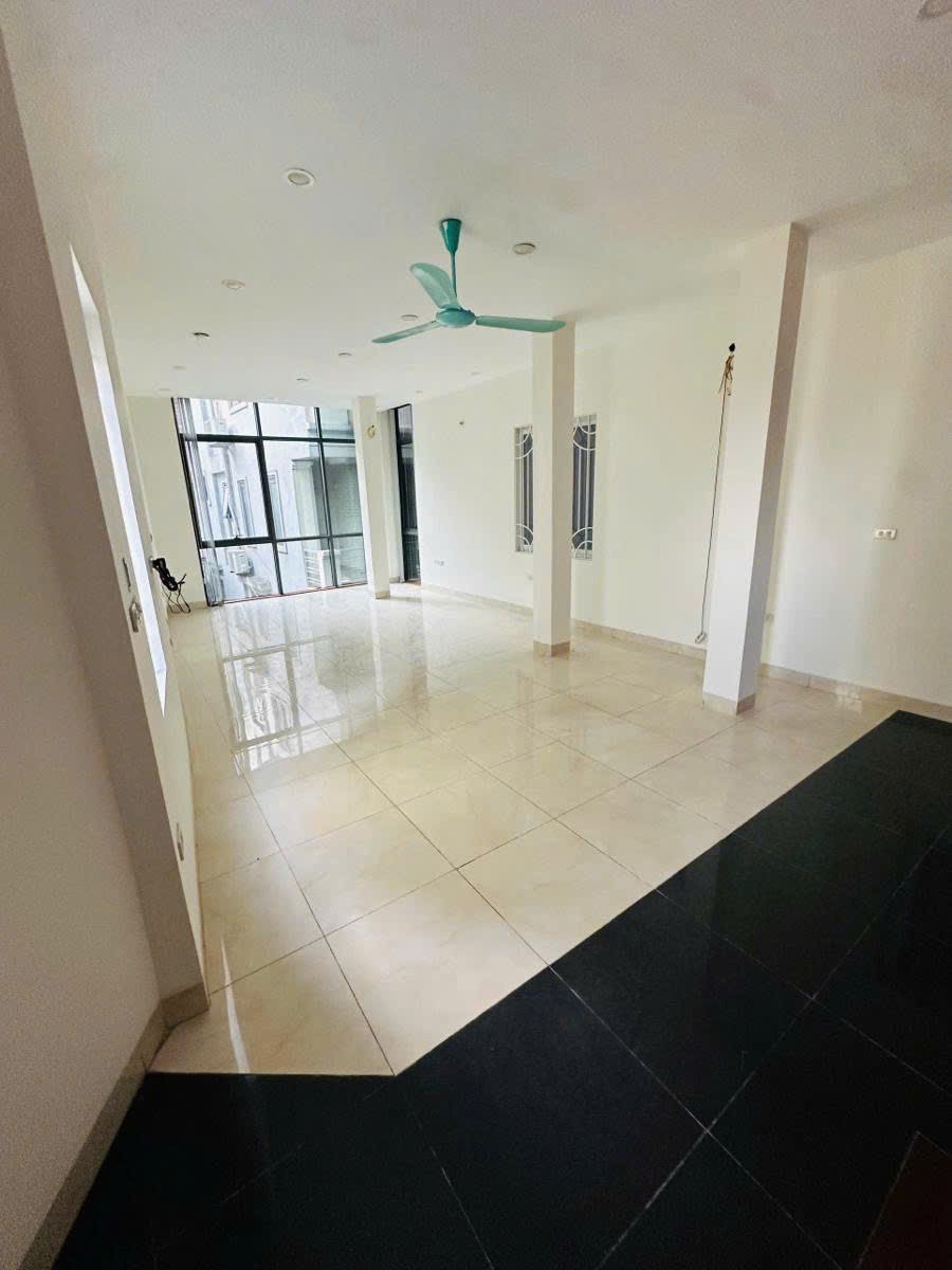 Bán nhà phố Thái Hà, Đống Đa - 57m2, 7 tầng, Mặt tiền 5.25m - Kinh Doanh Sức Lợi