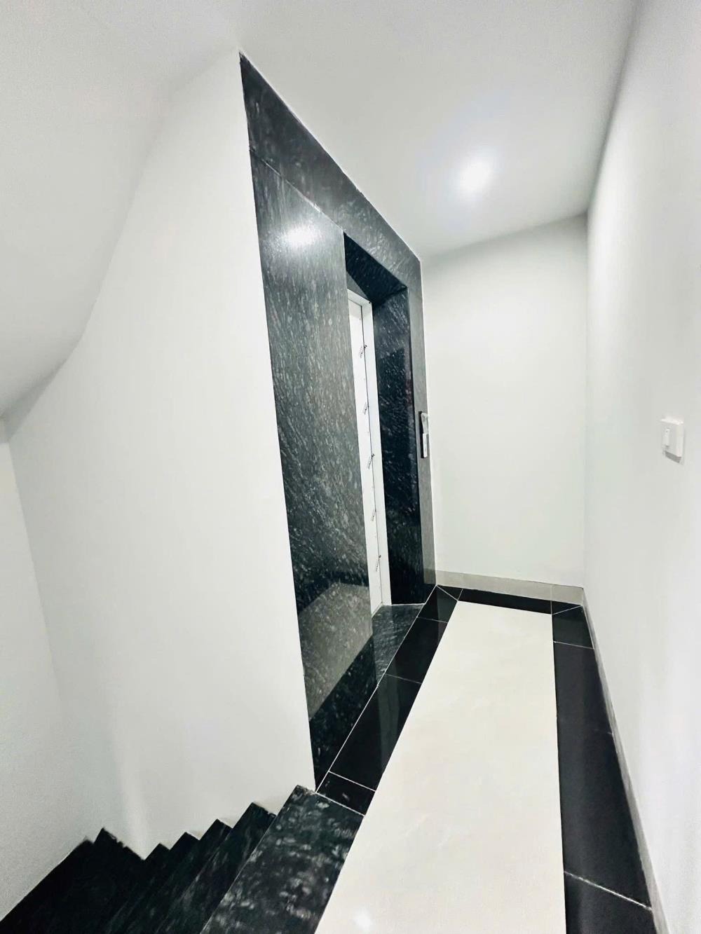 Văn Phòng, Kinh Doanh Đỉnh Cao Thái Hà - 58m2, 7 Tầng, Mặt Tiền 5.25m - 31 Tỷ