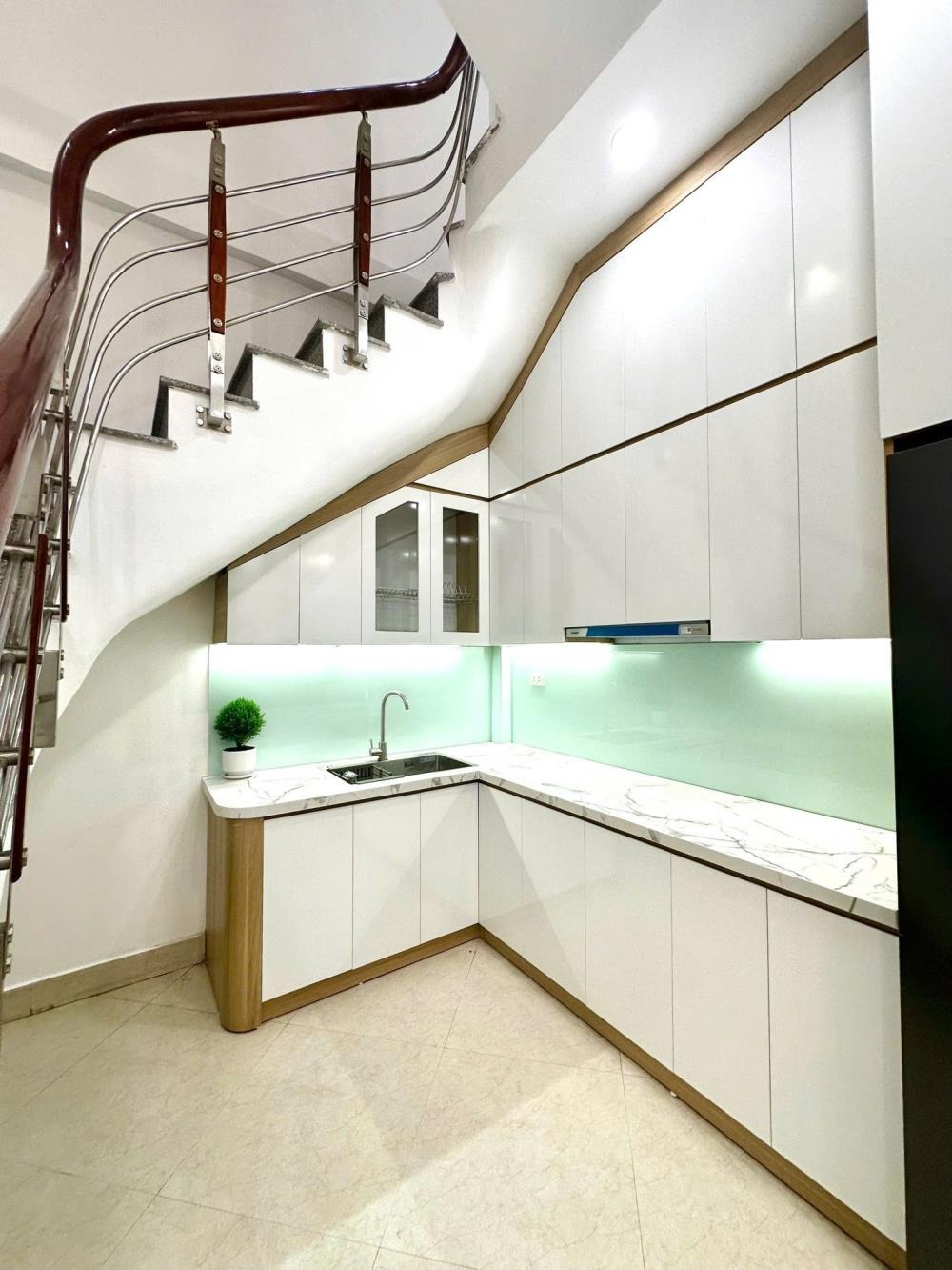 Khúc Thừa Dụ: Nhà 5 Tầng, Ngõ Rộng, 27m2, Gần Công Viên - 7.95 Tỷ