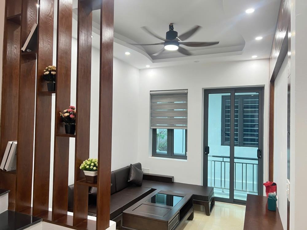 Bán nhà Vạn Phúc 37m2, 4 Tầng, Giá 7.7 Tỷ - Vị Trí Đắc Địa, Gần Tiện Ích