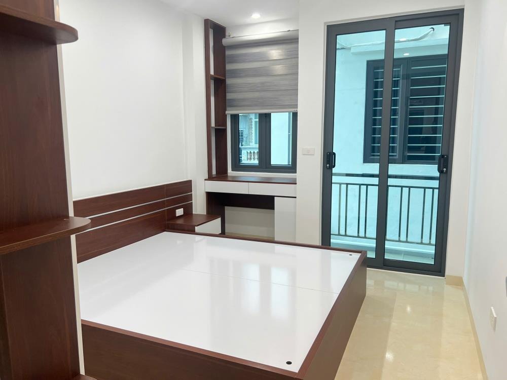 Bán nhà Vạn Phúc 37m2, 4 Tầng, Giá 7.7 Tỷ - Vị Trí Đắc Địa, Gần Tiện Ích