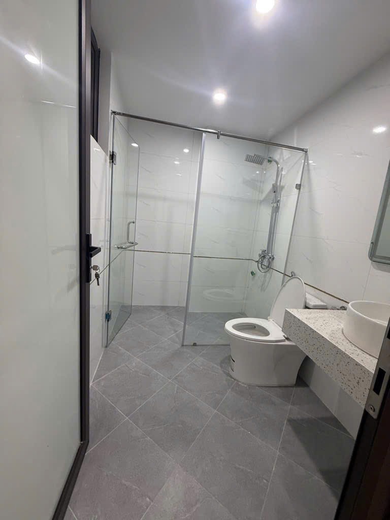 Nhà Cầu Giấy 38m2, 6 Tầng, Mặt Tiền 4m Nở Hậu - Giá 8.45 Tỷ