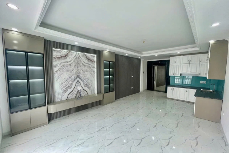 NHÀ MỚI Ở LUÔN Ô TÔ VÀO NHÀ Phố Bát Khối 45m2 X 6 tầng, mặt tiền  3.9m, 9.3 tỷ Long Biên