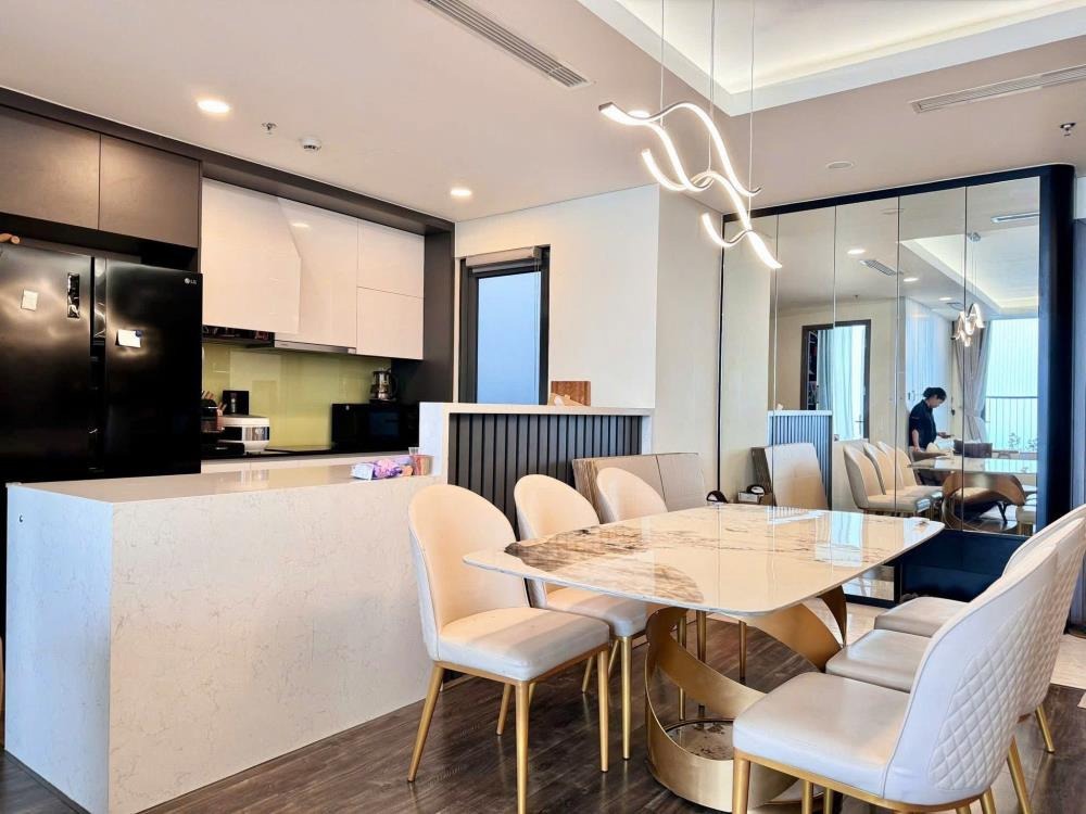 Bán Căn Hộ BRG Diamond Residence Lê Văn Lương - 162m2, 4PN, Giá 19.5 Tỷ