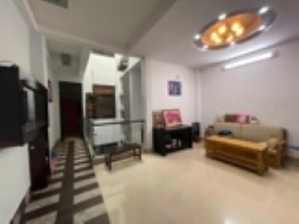 Cho Thuê Nhà Nguyên Căn 5PN, 5WC, Lê Văn Sỹ, Phú Nhuận - Vị Trí Đắc Địa