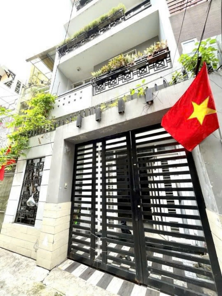 Cho Thuê Nhà Nguyên Căn 5PN, 5WC, Lê Văn Sỹ, Phú Nhuận - Vị Trí Đắc Địa