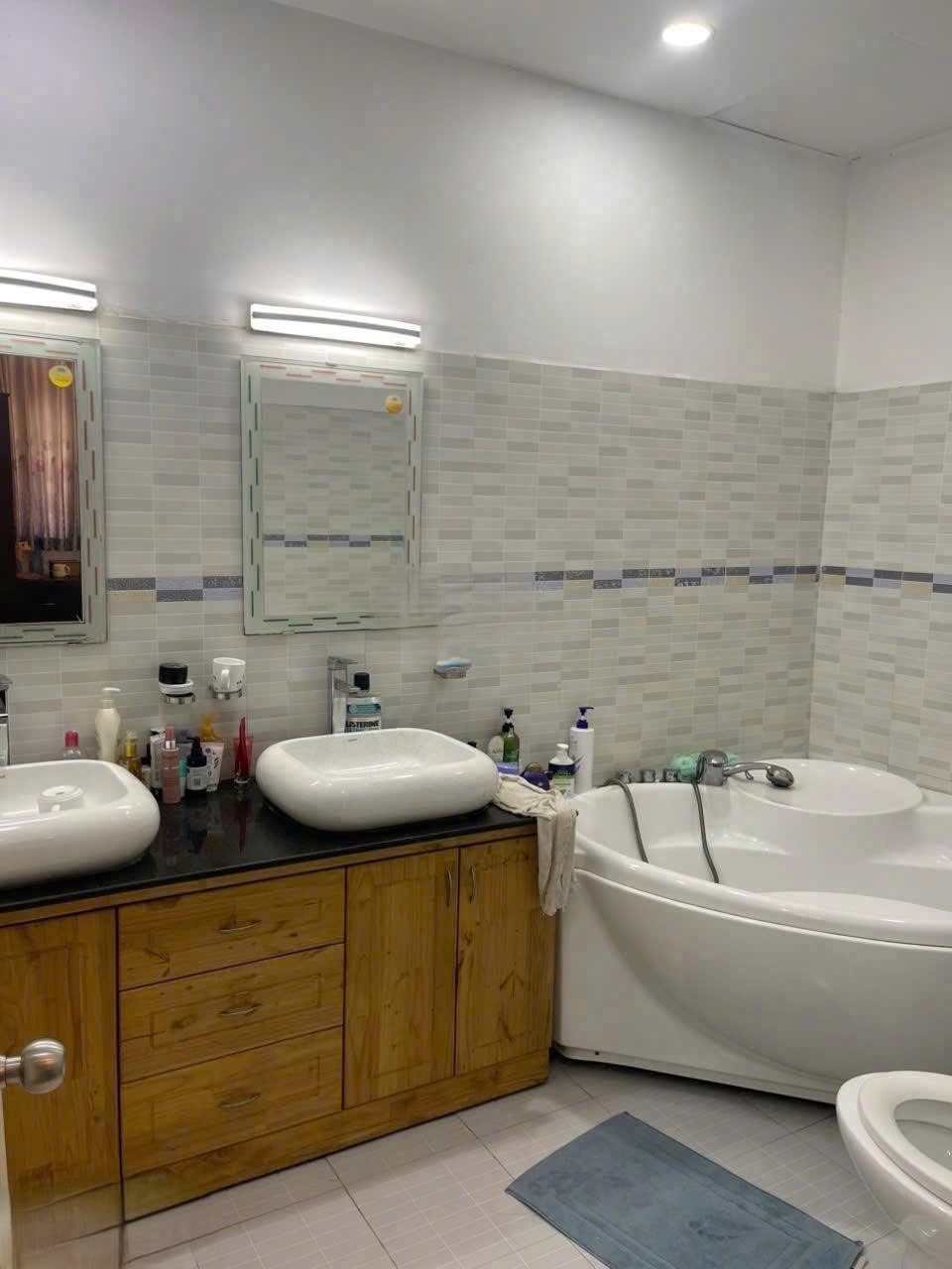 Cho Thuê Nhà Nguyên Căn 5PN, 5WC, Lê Văn Sỹ, Phú Nhuận - Vị Trí Đắc Địa