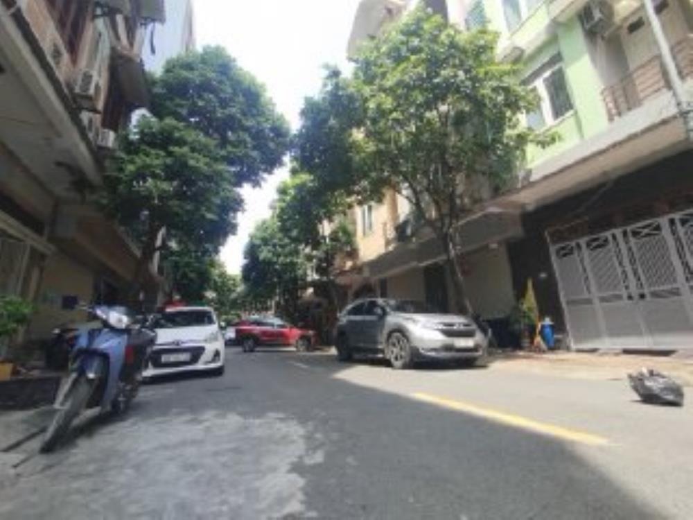 Mặt phố Lý Thường Kiệt - 5 tầng phân lô - Ô tô dừng chân - Kinh doanh đỉnh cao - 13.5 tỷ