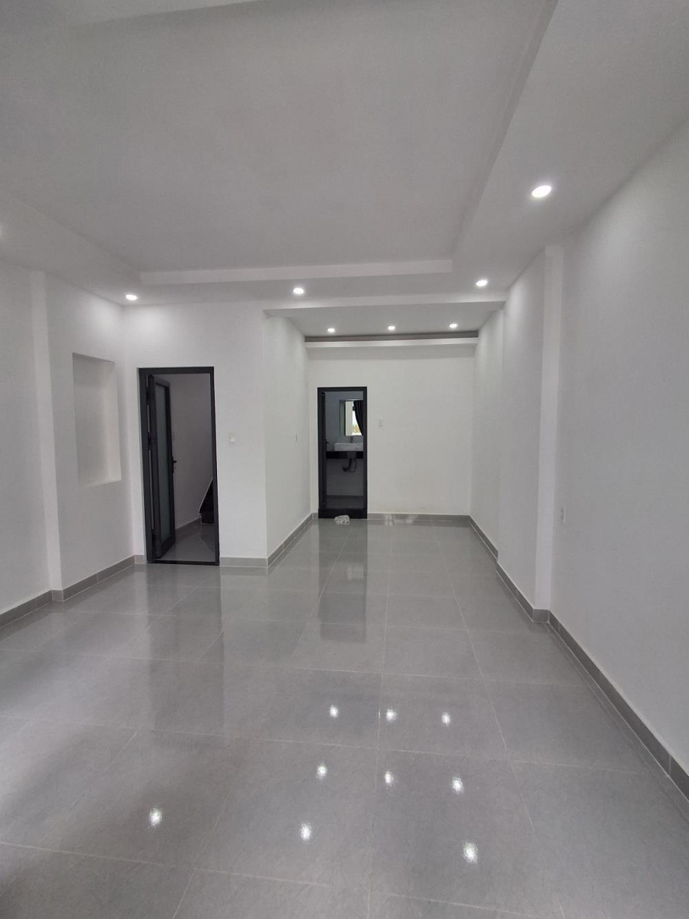Nhà Mới Xây Gần Emart Gò Vấp: 4 Tầng, 41m2, Hẻm Oto 5m - 5.95 Tỷ