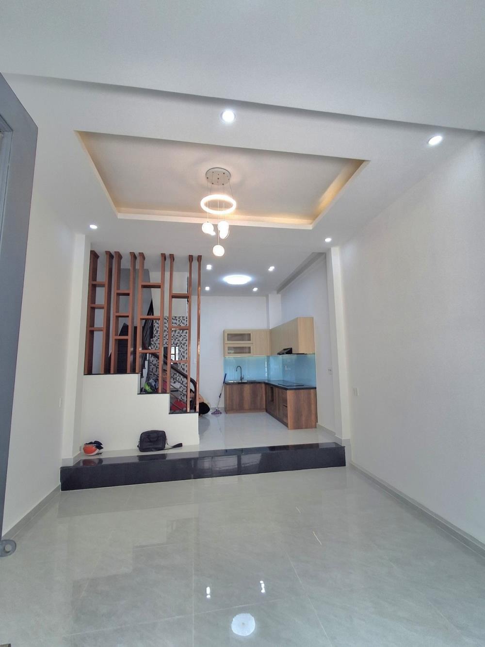 Nhà Mới Xây Gần Emart Gò Vấp: 4 Tầng, 41m2, Hẻm Oto 5m - 5.95 Tỷ
