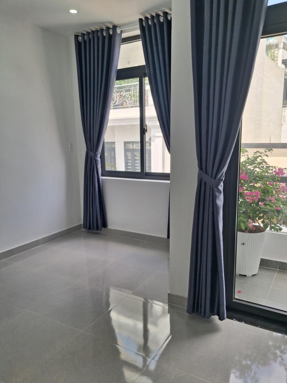 Nhà Mới Xây Gần Emart Gò Vấp: 4 Tầng, 41m2, Hẻm Oto 5m - 5.95 Tỷ