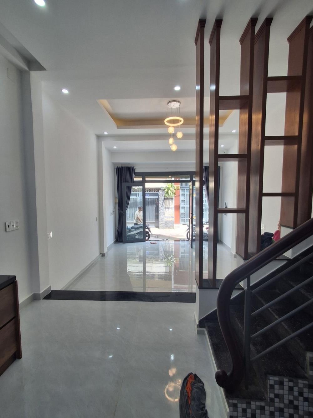 Nhà Mới Xây Gần Emart Gò Vấp: 4 Tầng, 41m2, Hẻm Oto 5m - 5.95 Tỷ