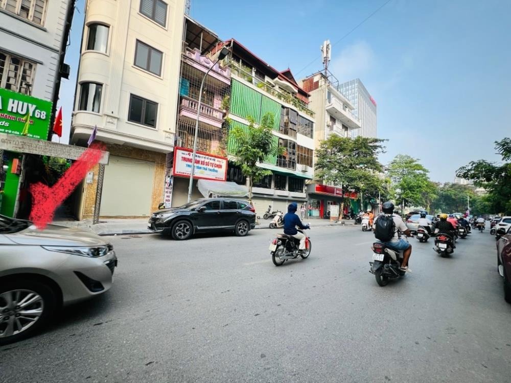 Bán nhà Lạc Long Quân 7 tầng, Tây Hồ - Vị trí đắc địa, Khai thác cho thuê cao