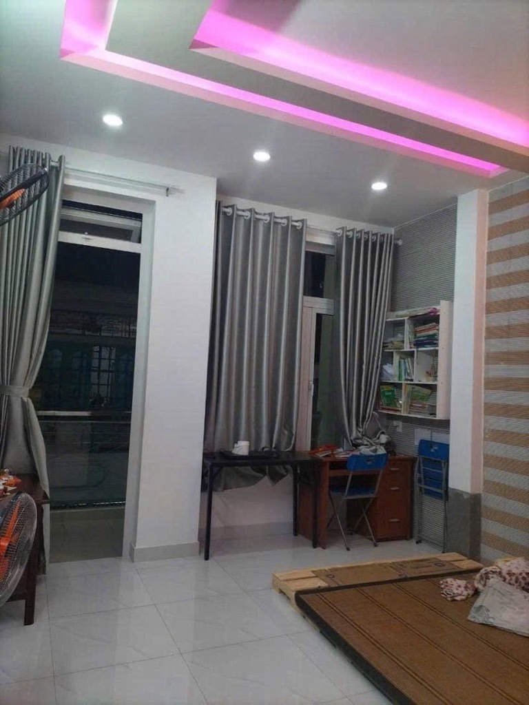 Bán nhà Tân Phú - Gò Dầu, 2 Tầng, 52m2, Giá 5.7 Tỷ - Pháp Lý Chuẩn