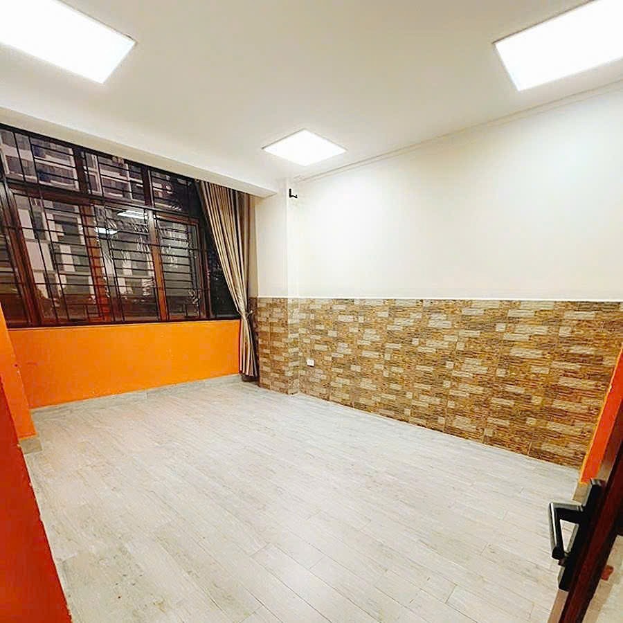 Căn Hộ Mặt Phố Lê Văn Lương 70m2 - 2PN View Công Viên - Giá 5.55 Tỷ
