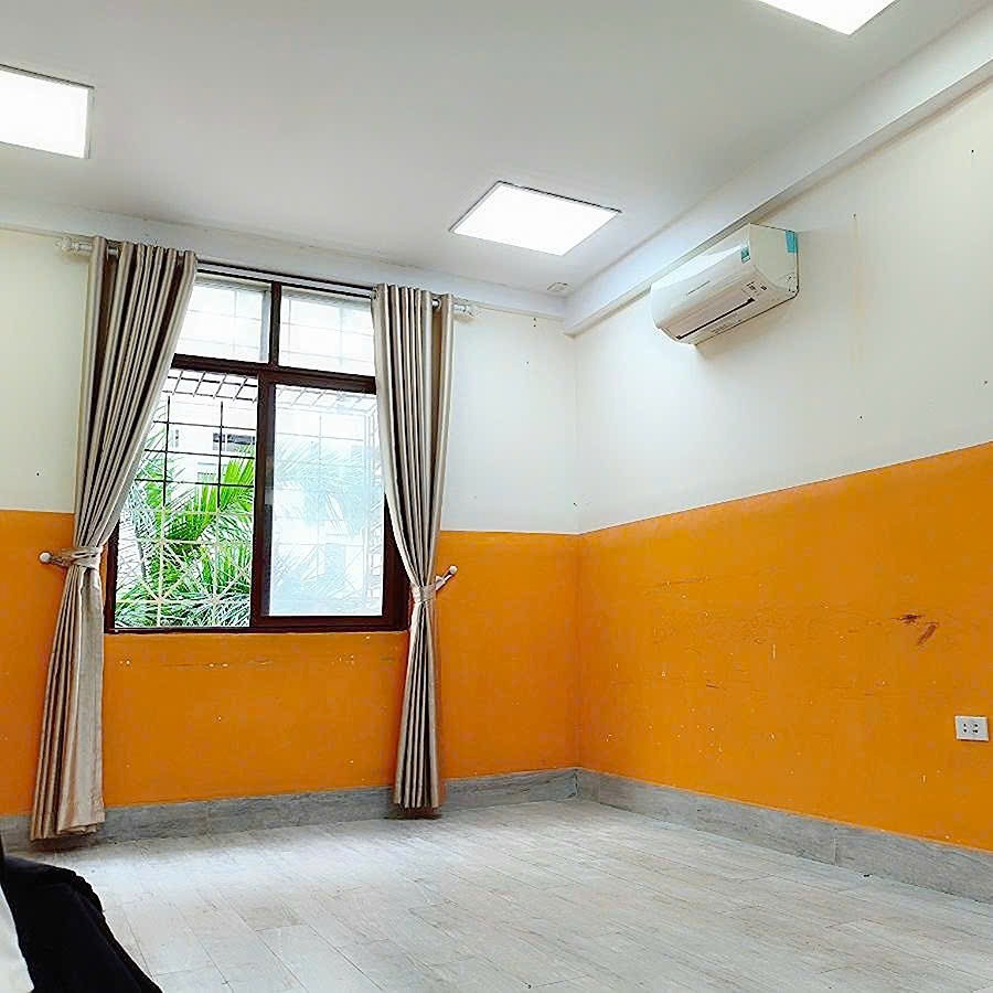 Căn Hộ Mặt Phố Lê Văn Lương 70m2 - 2PN View Công Viên - Giá 5.55 Tỷ