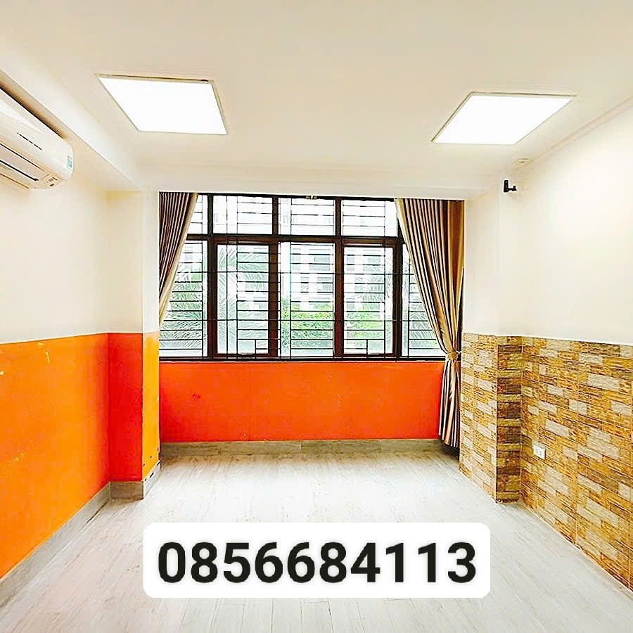 Căn Hộ Mặt Phố Lê Văn Lương 70m2 - 2PN View Công Viên - Giá 5.55 Tỷ