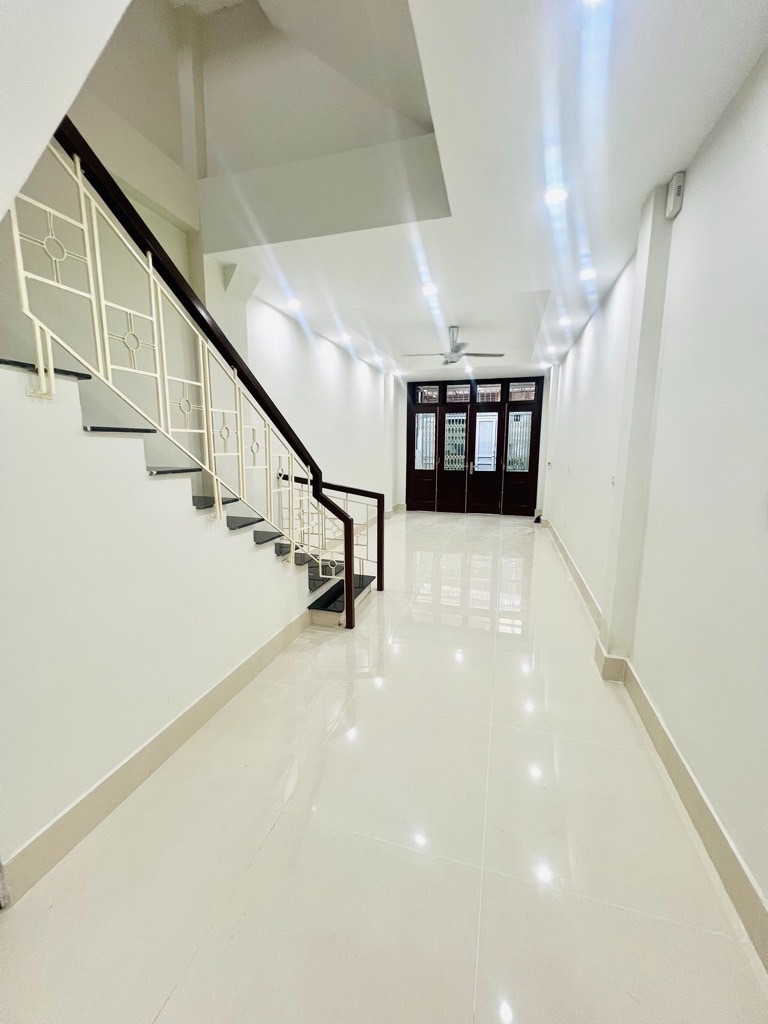 Nhà 4 Tầng Ngõ 49 Ngọc Hồi - Vị Trí Đắc Địa, Gần Bến Xe Nước Ngầm