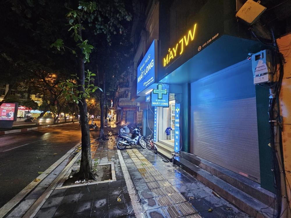 Bán Nhà Mặt Phố Cầu Giấy 45m2 - 7 Tầng, Thang Máy, Giá 26 Tỷ