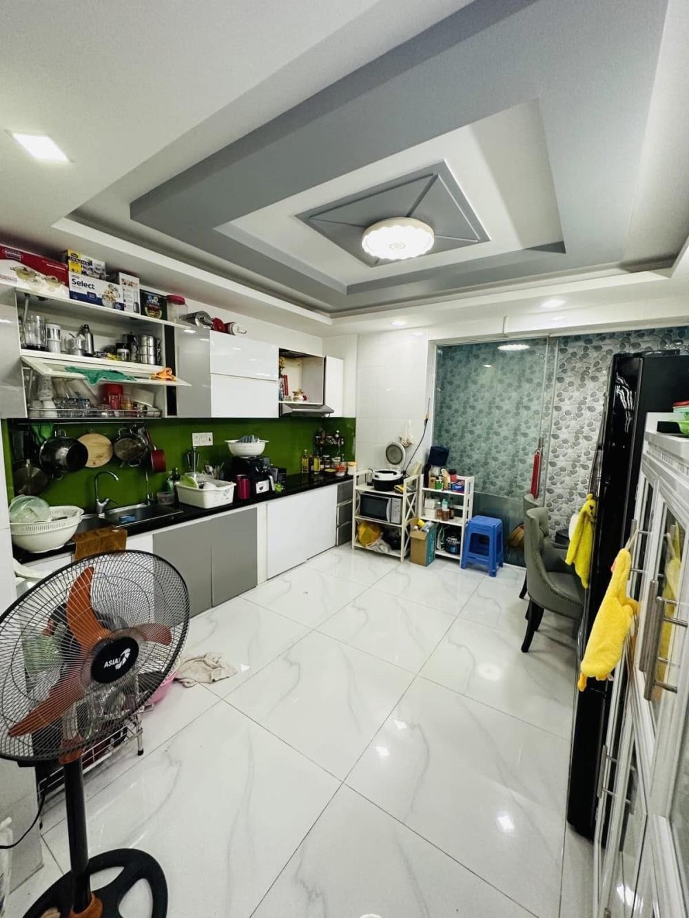 Bán nhà 5 tầng, 43m2, 8 tỷ - Vị trí đẹp, Hẻm xe hơi