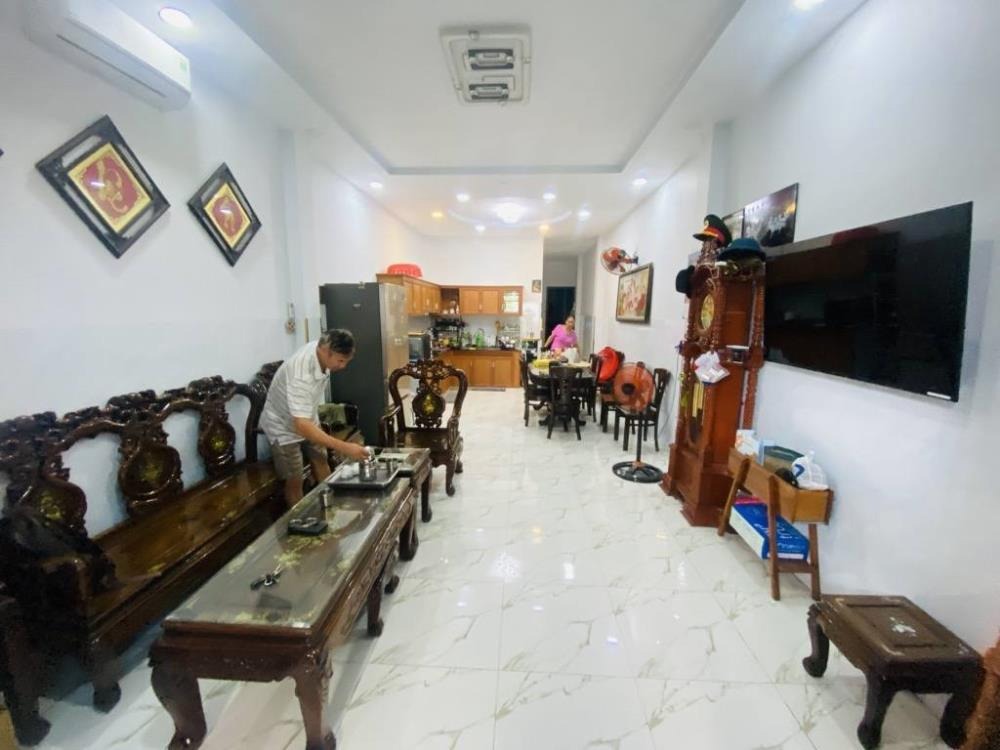 Nhà Ngộp Ngân Hàng Giá Rẻ - Lê Văn Thịnh, Quận 2 - 10.5 Tỷ