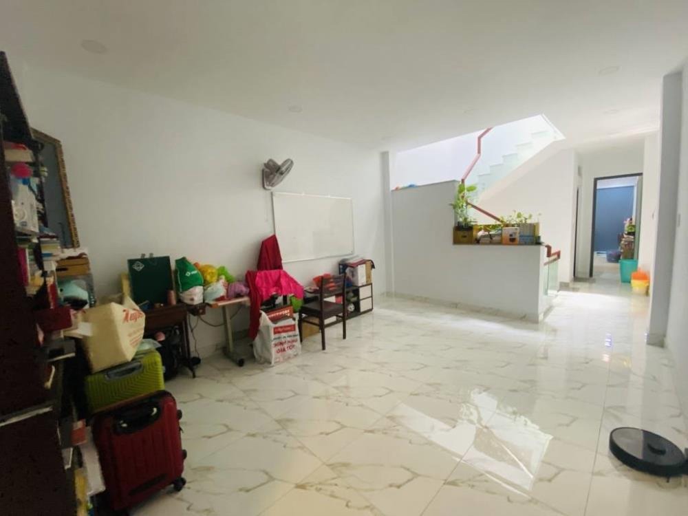 Nhà Ngộp Ngân Hàng Giá Rẻ - Lê Văn Thịnh, Quận 2 - 10.5 Tỷ