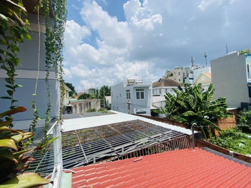 Nhà Ngộp Ngân Hàng Giá Rẻ - Lê Văn Thịnh, Quận 2 - 10.5 Tỷ