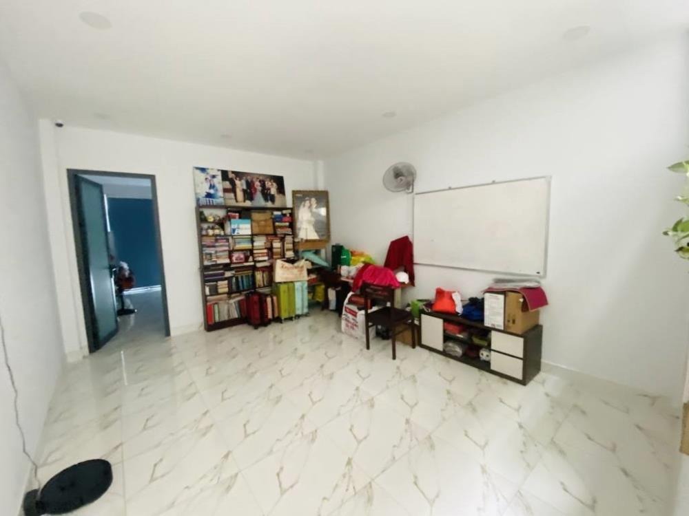 Nhà Ngộp Ngân Hàng Giá Rẻ - Lê Văn Thịnh, Quận 2 - 10.5 Tỷ