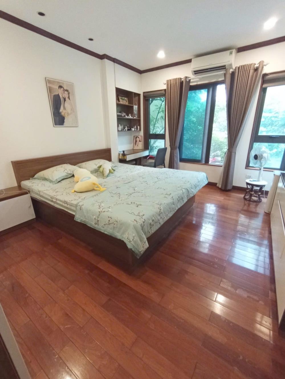 Bán nhà mặt phố Lạc Long Quân, Tây Hồ - 72m2, 7 tầng, 38.5 tỷ