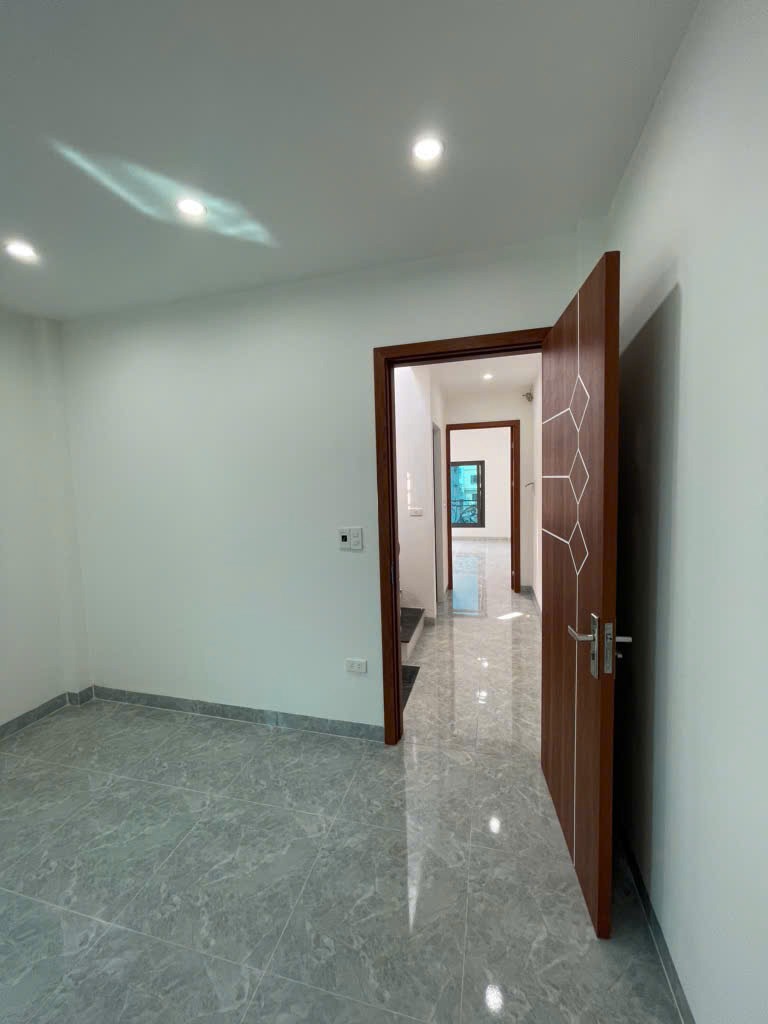 Bán Nhà Tân Lập, Đan Phượng: 5 Tầng, Ngõ Rộng, Giá 4.95 Tỷ