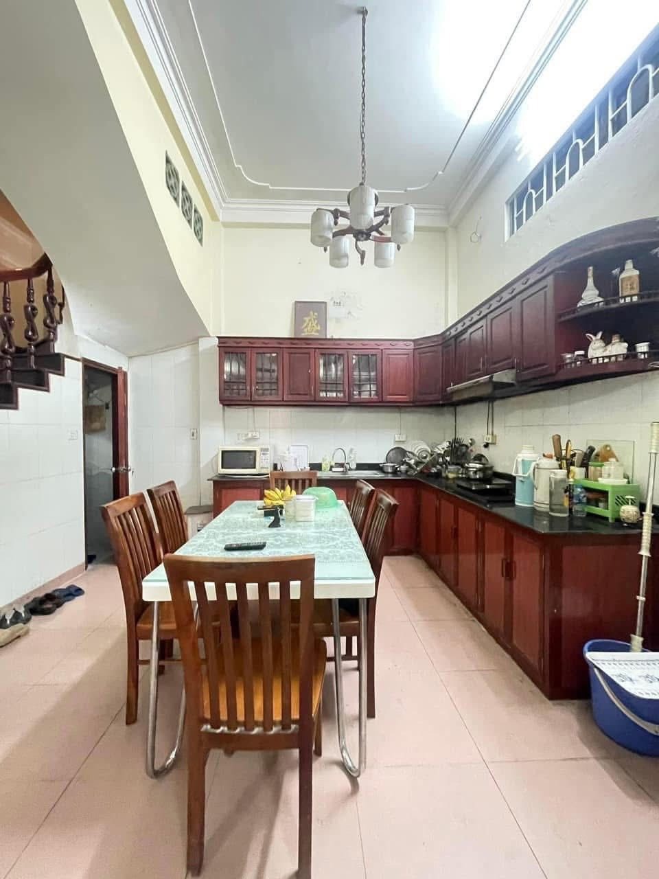 Bán nhà Chùa Láng - 50m2 - 4 Tầng - Ô Tô Vào - Kinh Doanh - Giá 14.9 Tỷ