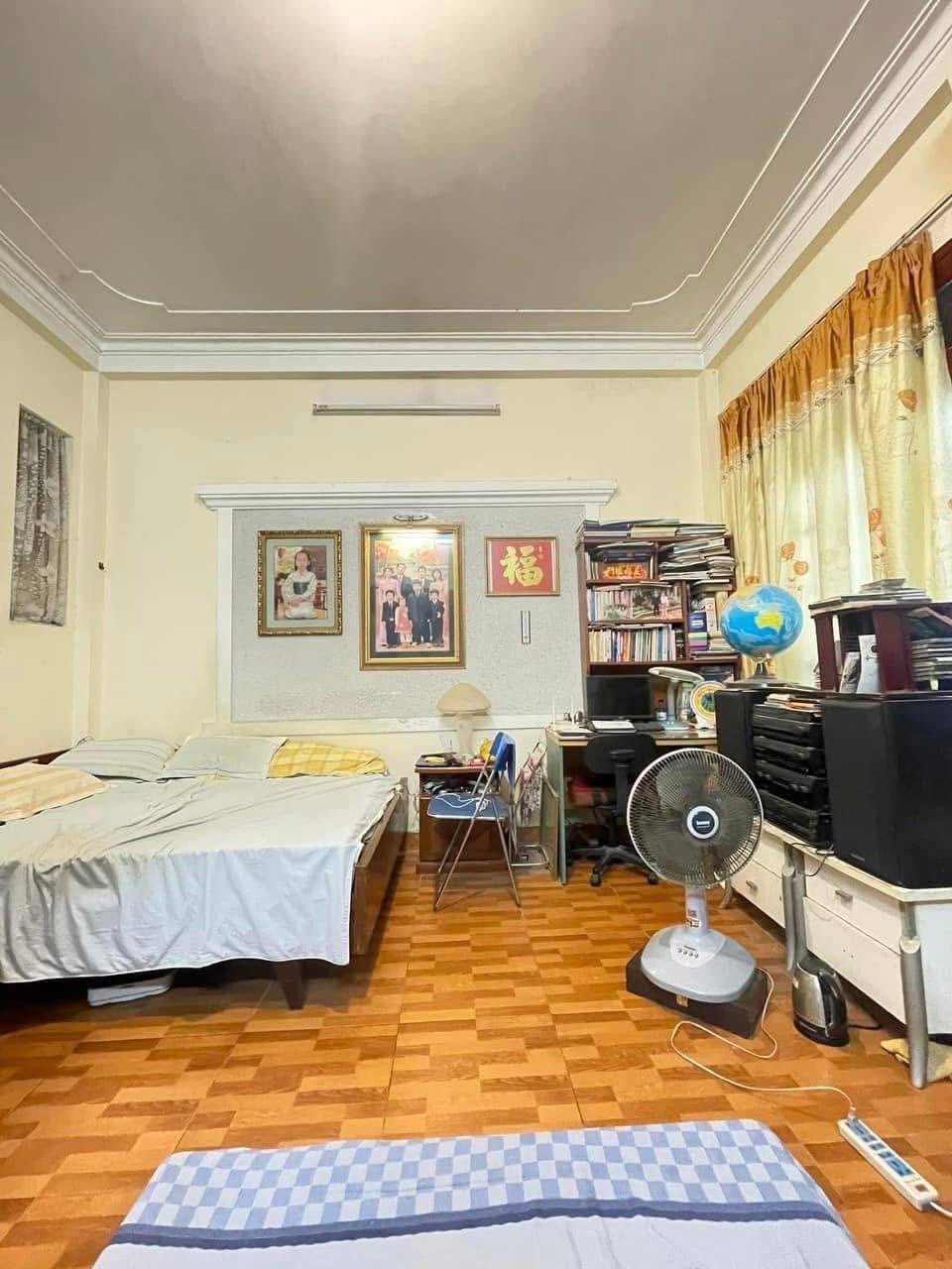 Bán nhà Chùa Láng - 50m2 - 4 Tầng - Ô Tô Vào - Kinh Doanh - Giá 14.9 Tỷ