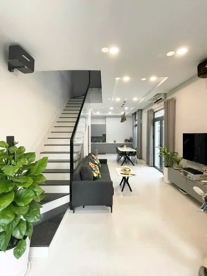 Nhà 4 Tầng Tân Phú: 65m2, Hẻm 8m, Giá 10.2 Tỷ - An Cư Lý Tưởng