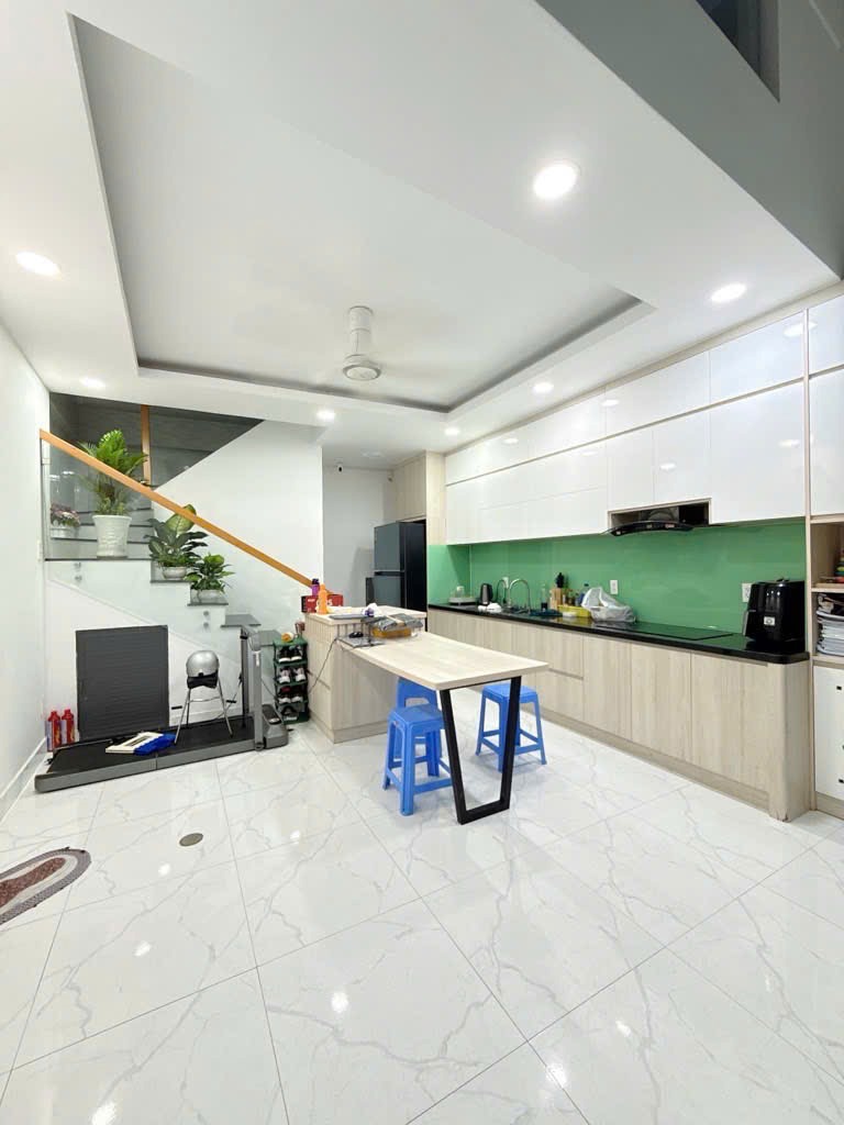 Nhà 40m2, 5 Tầng, Vị Trí Đắc Địa Tân Bình - Giá Chỉ 5 Tỷ