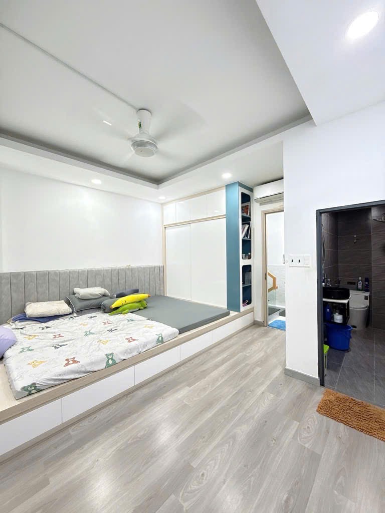Nhà 40m2, 5 Tầng, Vị Trí Đắc Địa Tân Bình - Giá Chỉ 5 Tỷ