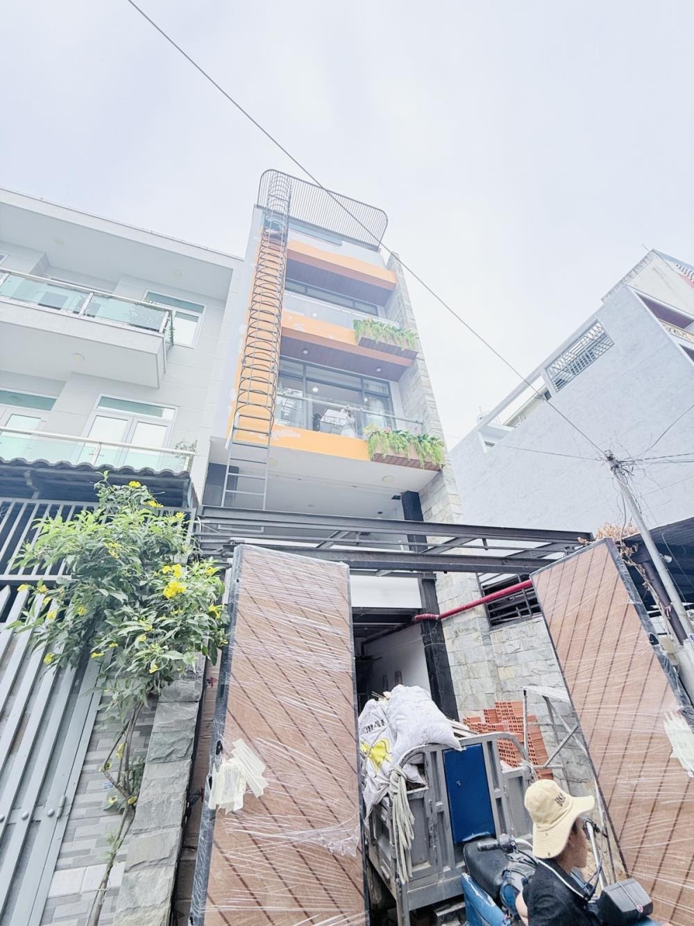 Toà CHDV Cao Cấp Gò Vấp - 96m2, 5 Tầng, Doanh Thu 90 Triệu/Tháng